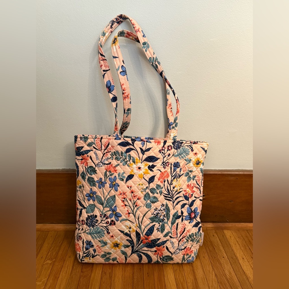 Vera Bradley Tote *LAST CALL*